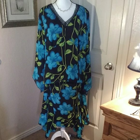 Roamans Dresses & Skirts - Roamans 2 piece skirt set